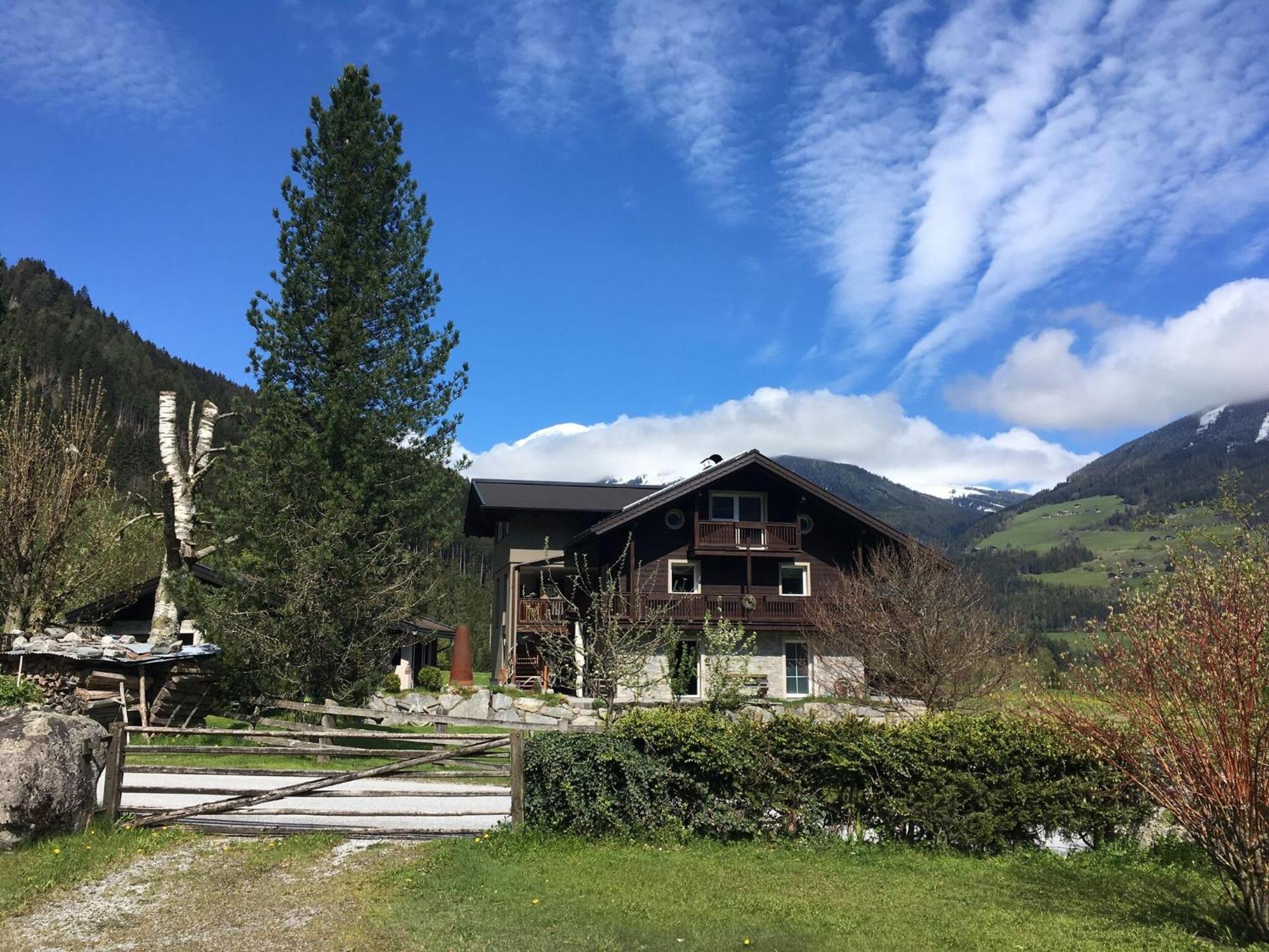 Apartment In Neukirchen Am Gro Venediger Wald im Pinzgau Luaran gambar